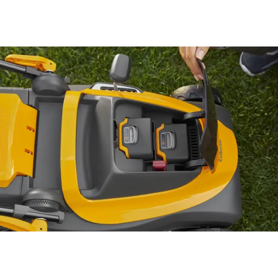 Stiga COLLECTOR 136e Kit akkumulátoros fűnyírógép,(akkumulátorral és töltővel),gyűjtő funkcióval