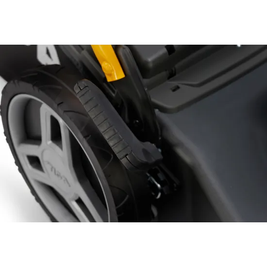 Stiga COMBI 748 S önjárós fűgyüjtős benzinmotoros fűnyíró,gyűjtés, mulcsozás, hátsó és oldalsó kidobás,önjáró funkcióval