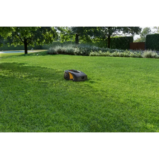 Stiga G 3600 robotfűnyíró,emelésérzékelő, akadályérzékelő, esőérzékelő, lopásriasztás,dokkoló, automatikus töltéshez visszatérés vezetéken, RBW