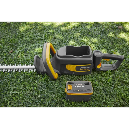 Stiga SHT 700 AE akkumulátoros sövényvágó,(akkumulátor és töltő nélkül),450W