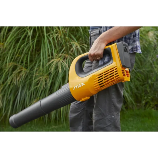 Stiga BL 100e Kit akkumulátoros lombfúvó,(akkumulátorral és töltővel),280W