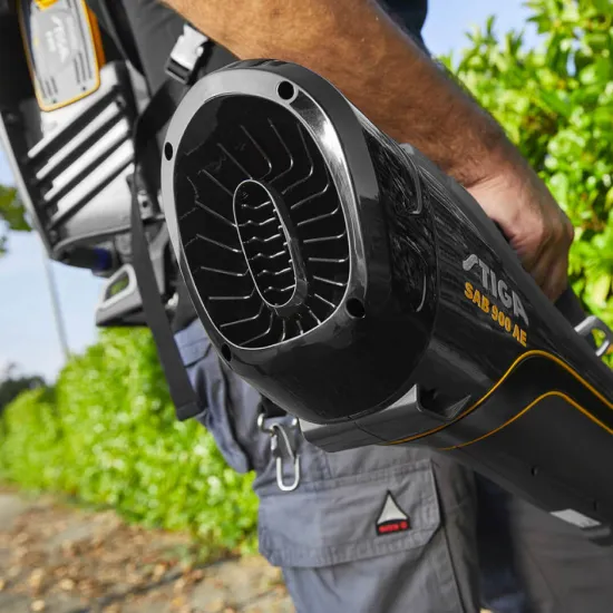Stiga SAB 900 AE akkumulátoros lombfúvó,(az akkumulátor és a töltő nem tartozék),900W