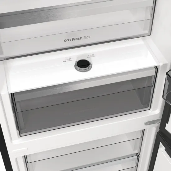 Hisense RB5P410SAFA No Frost alulfagyasztós kombinált hűtőszekrény, 283/130L,Wifi, inverteres kompresszor, 59.5x65.8x203 cm, fekete szín 