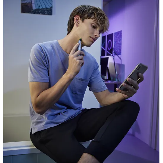 Philips QP1324/30 rezgőkéses borotva, száraz és nedves használat, égszínkék szín 