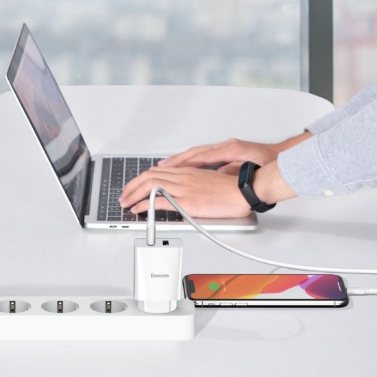 Baseus CCFS-R02 fali töltő 2x USB 2.1A, 10,5 W, fehér