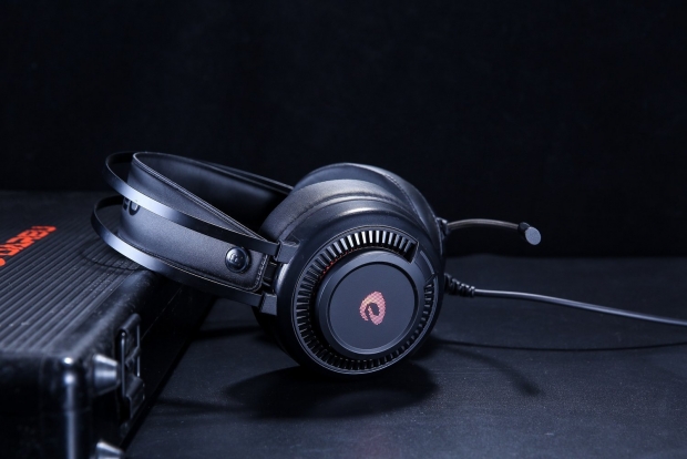 Dareu EH416S RGB gamer fejhallgató, fekete