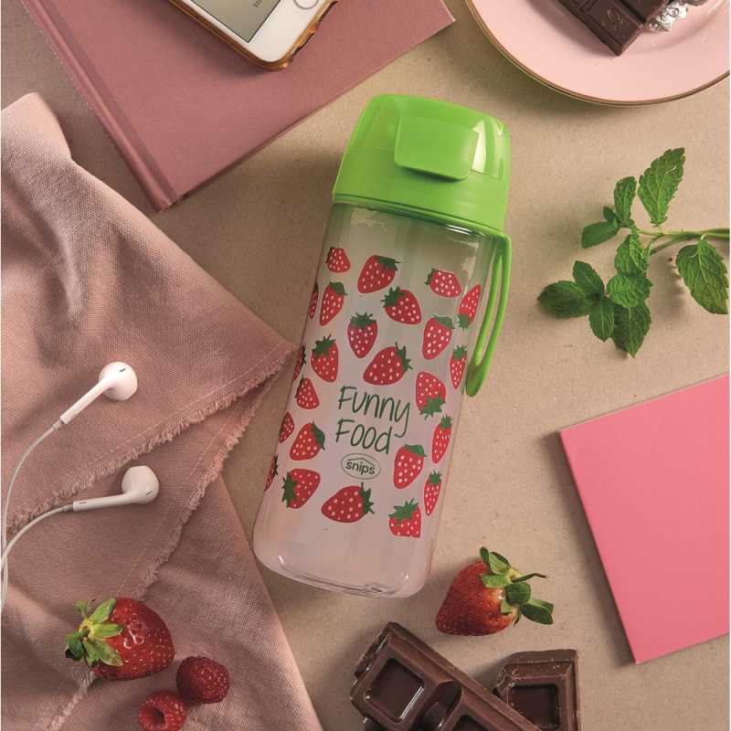 Snips 000667 0,5 l vizes palack BPA mentes, ütésálló és karcolódás mentes tritán műanyagból eper mintával
