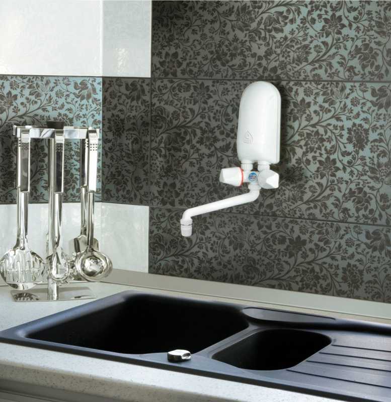 Dafi 921620 átfolyós vízmelegítő, csap fölé szerelhető, 5,5 kW