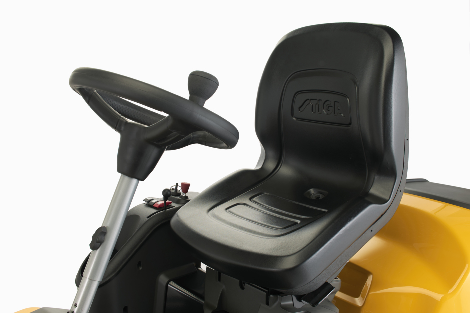 Stiga PARK 700 WX 4WD, 8500m2, frontkaszás fűnyíró traktor (Vágóasztal nélkül),hidrosztatikus váltóval,mulcsozás,hátsó kidobás