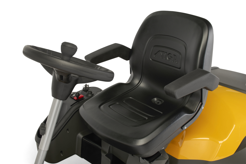 Stiga PARK 900 WX 4WD,9500m2 (Vágóasztal nélkül ) frontkaszás fűnyíró traktor, hidrosztatikus váltóval