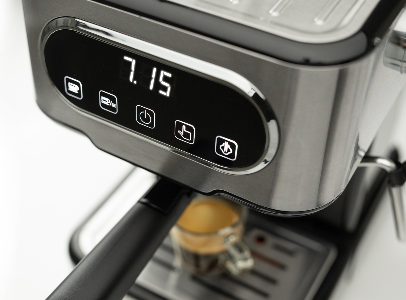 Gorenje ESCM15DBK kávéfőző 15BAR, inox-fekete szín
