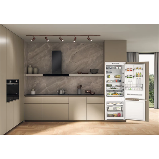 Whirlpool WH SP70 T232 P beépíthető alulfagyasztós kombinált hűtőszekrény 193cm, 295/99L, Total No Frost 
