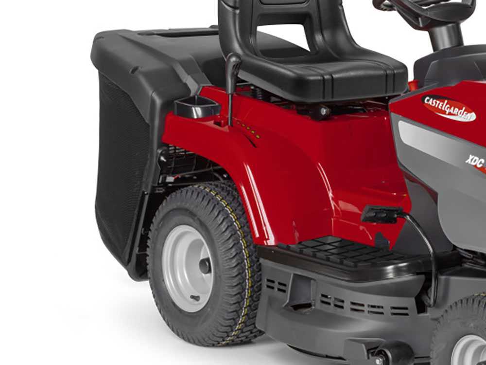Castelgarden XDC140 gyűjtős fűnyíró traktor, 84cm vágószélesség, mechanikus sebesség váltás, traktor szélesség csak 88cm, 2T2010473/C22