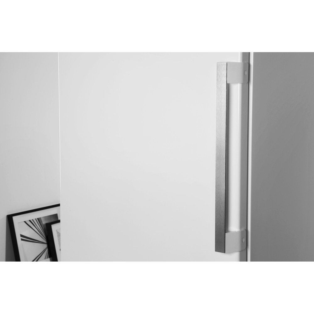 Whirlpool UW6 F2C WB 2 No Frost fagyasztószekrény, 228L. 59.5x64.5x167 cm