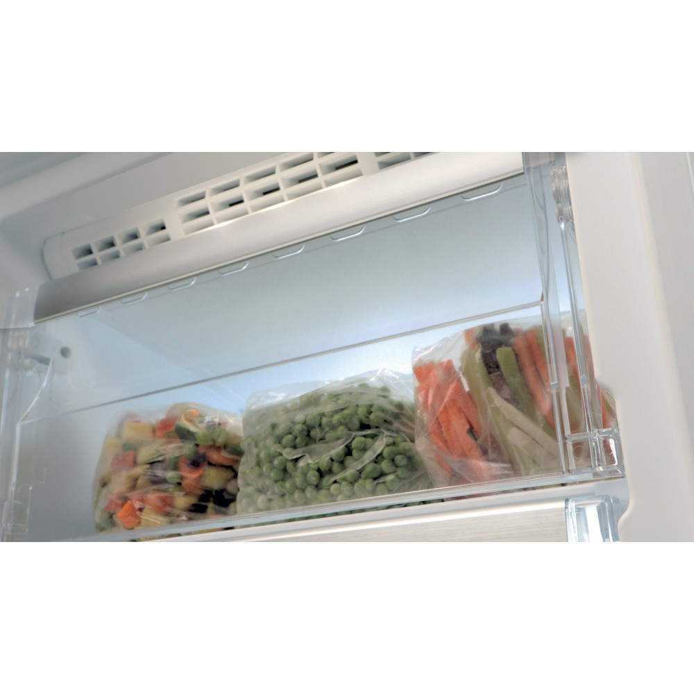 Whirlpool UW6 F2C WB 2 No Frost fagyasztószekrény, 228L. 59.5x64.5x167 cm