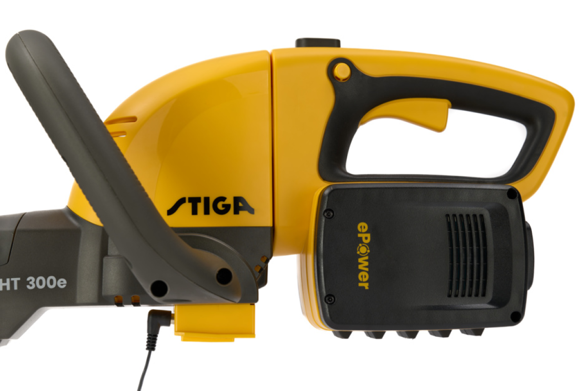 Stiga HT 300e Kit akkumulátoros sövényvágó,(akkumulátorral és töltővel),400W