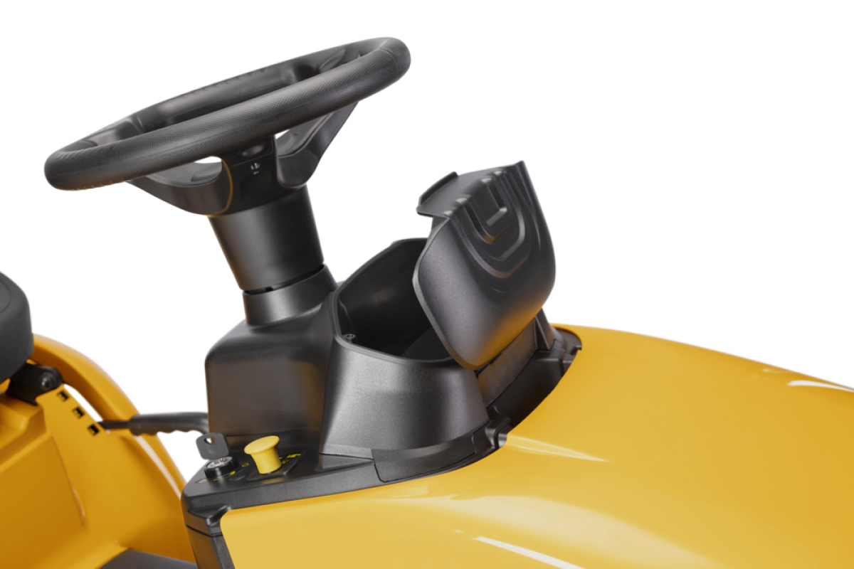 Stiga TORNADO 398M oldalkidobós fűnyíró traktor,oldalsó kidobás,mechanikus váltóval
