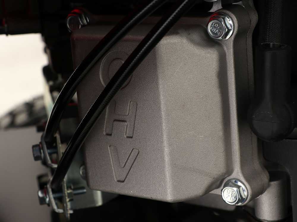 Castelgarden XDC180 HD Hidrosztatikus váltos, gyűjtős fűnyíró traktor, ST550 kéthengeres 10,4kW motorral 98cm vágószélesség, 240l gyűjtőkapacítás