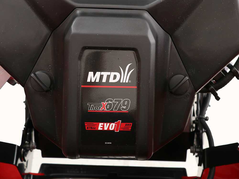 Troy-Bilt, MTD Horse 107T-S AutoDrive oldalkidobós mulcsozós 2 hengeres fűnyíró traktor 107 cm, 11,4 kW