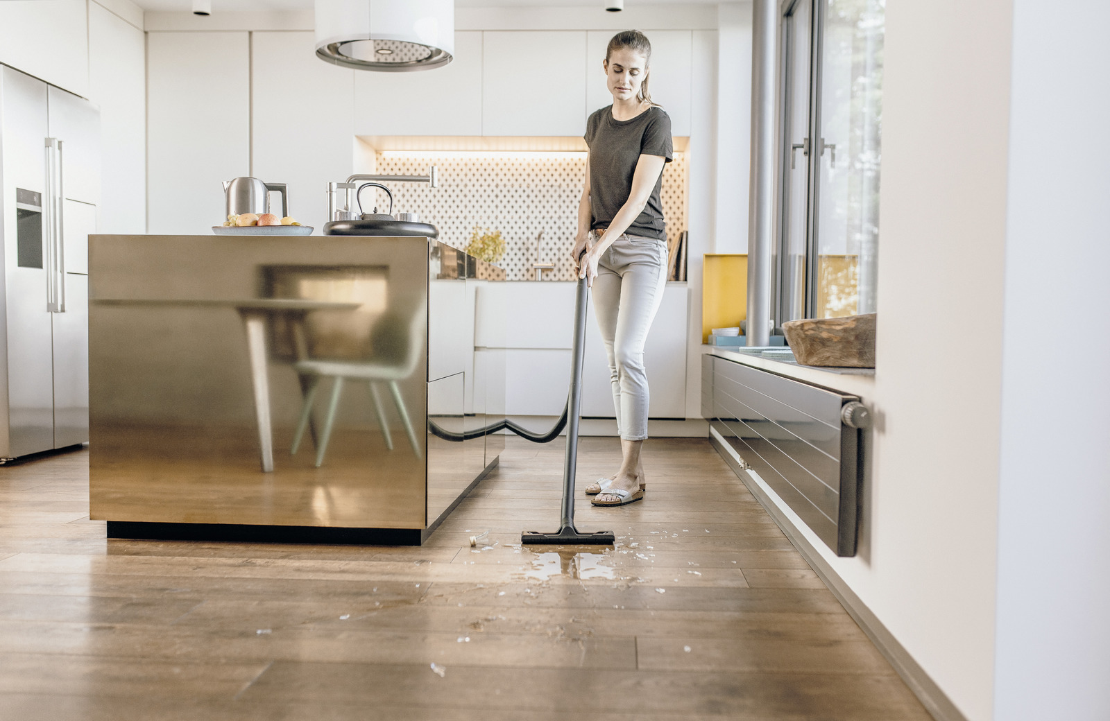 Karcher WD 2 PLUS S V-15/4/18 1.628-050.0 száraz és nedves porszívó, 1000W, sárga/inox szín 