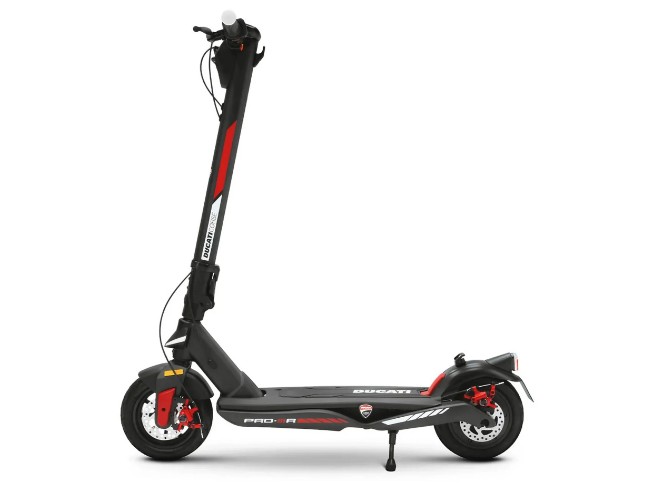 Ducati PRO-III R (DU-MO-220016) elektromos roller