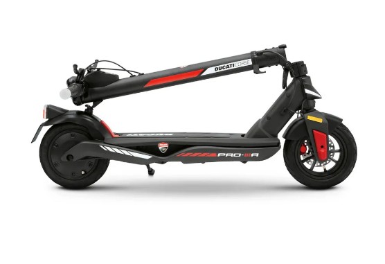 Ducati PRO-III R (DU-MO-220016) elektromos roller