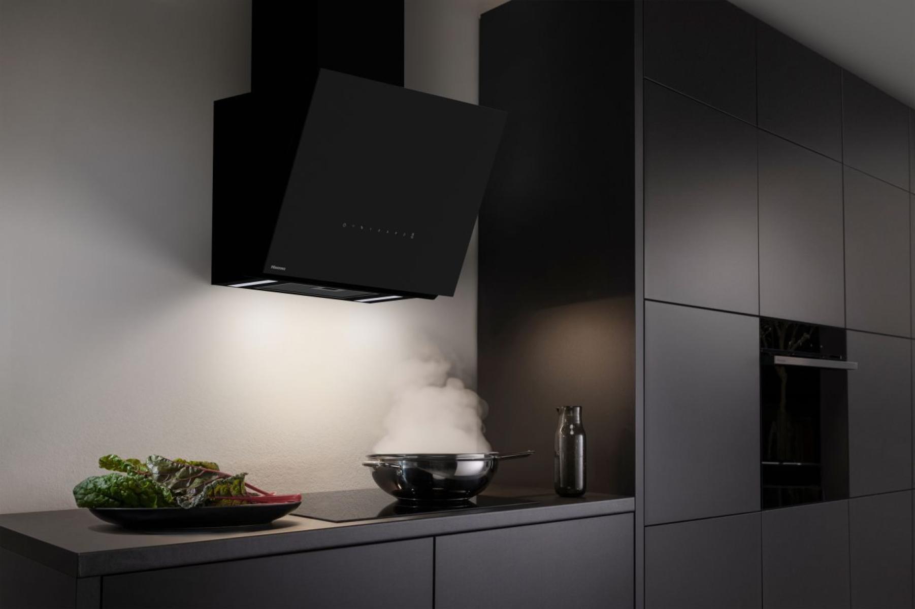 Hisense CH6IN6226B beépíthető falra szerelhető döntött kürtös konyhai elszívó, 59.5x41.2x45 cm, fekete szín 
