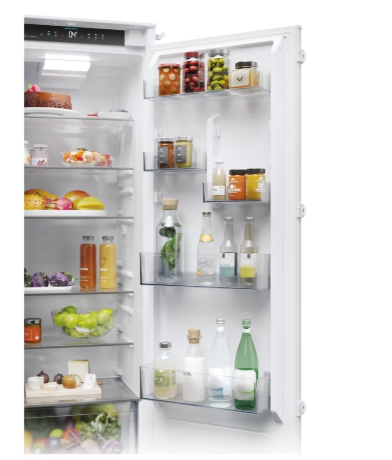 Candy CML5518EVWL beépíthető egyajtós hűtőszekrény, Wifi, 315L, 54x55x177.2 cm