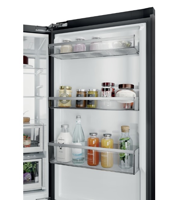 Haier CST9619DNGBW Full No Frost beépíthető alulfagyasztós kombinált hűtőszekrény, 247/137L, Wifi, 59.5x60x190.6 cm, fekete szín