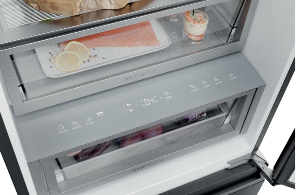 Haier CST9619DNGBW Full No Frost beépíthető alulfagyasztós kombinált hűtőszekrény, 247/137L, Wifi, 59.5x60x190.6 cm, fekete szín