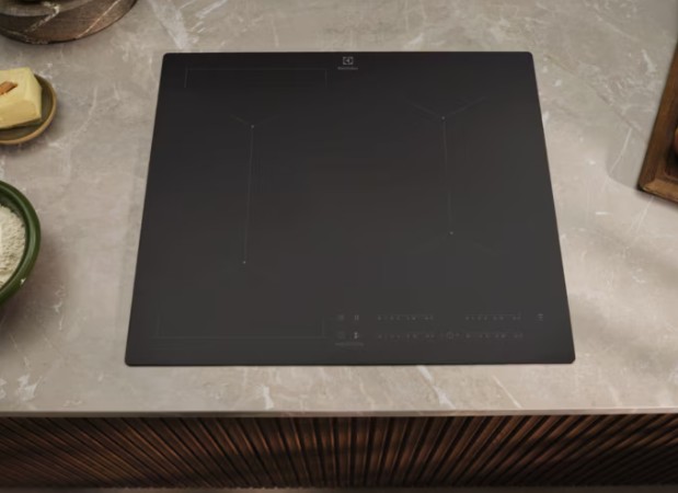 Electrolux EIV63443CT beépíthető indukciós kerámialap, Bridge összekapcsolható főzőzóna, 59x52x4.4 cm, matt fekete szín 