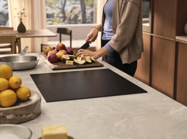 Electrolux EIV63443CT beépíthető indukciós kerámialap, Bridge összekapcsolható főzőzóna, 59x52x4.4 cm, matt fekete szín 