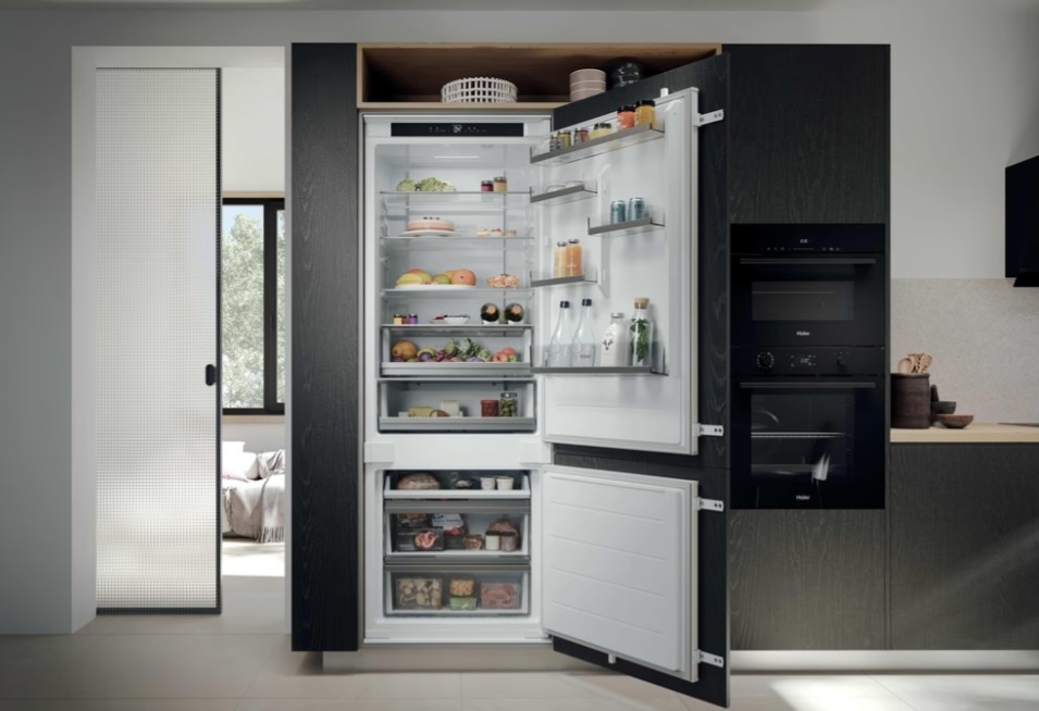 Haier HBQW5719E Total No Frost beépíthető alulfagyasztós kombinált hűtőszekrény, 281/101L, Wifi, 69x55x193.5 cm
