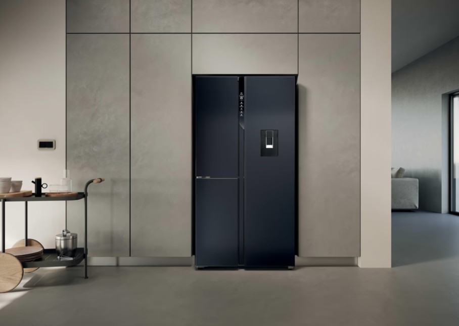 Haier HSPR79F18EWMB No Frost side by side hűtőszekrény, 384/189L, Wifi, 90.5x70.7x177.5 cm, szálcsiszolt fekete szín 