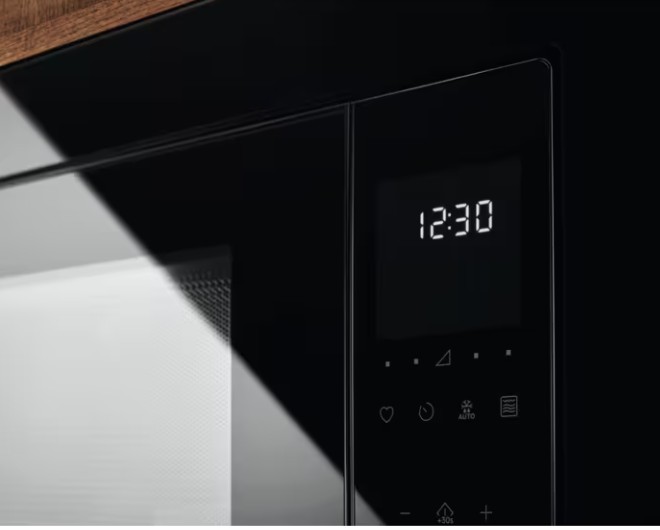 Electrolux LMS4253TBK beépíthető mikrohullámú sütő, 23L, 900W, 59.5x40x38.8 cm, fekete szín 