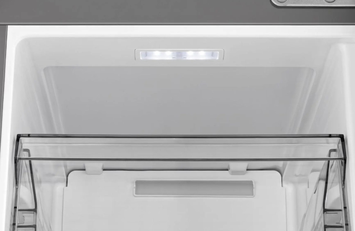 Hisense RQ5P470SAFE Total No Frost side by side hűtőszekrény francia ajtós kialakítással, Wifi, 304/179L, inverter kompresszor, 79.4x69.8x178.5 cm, fekete szín