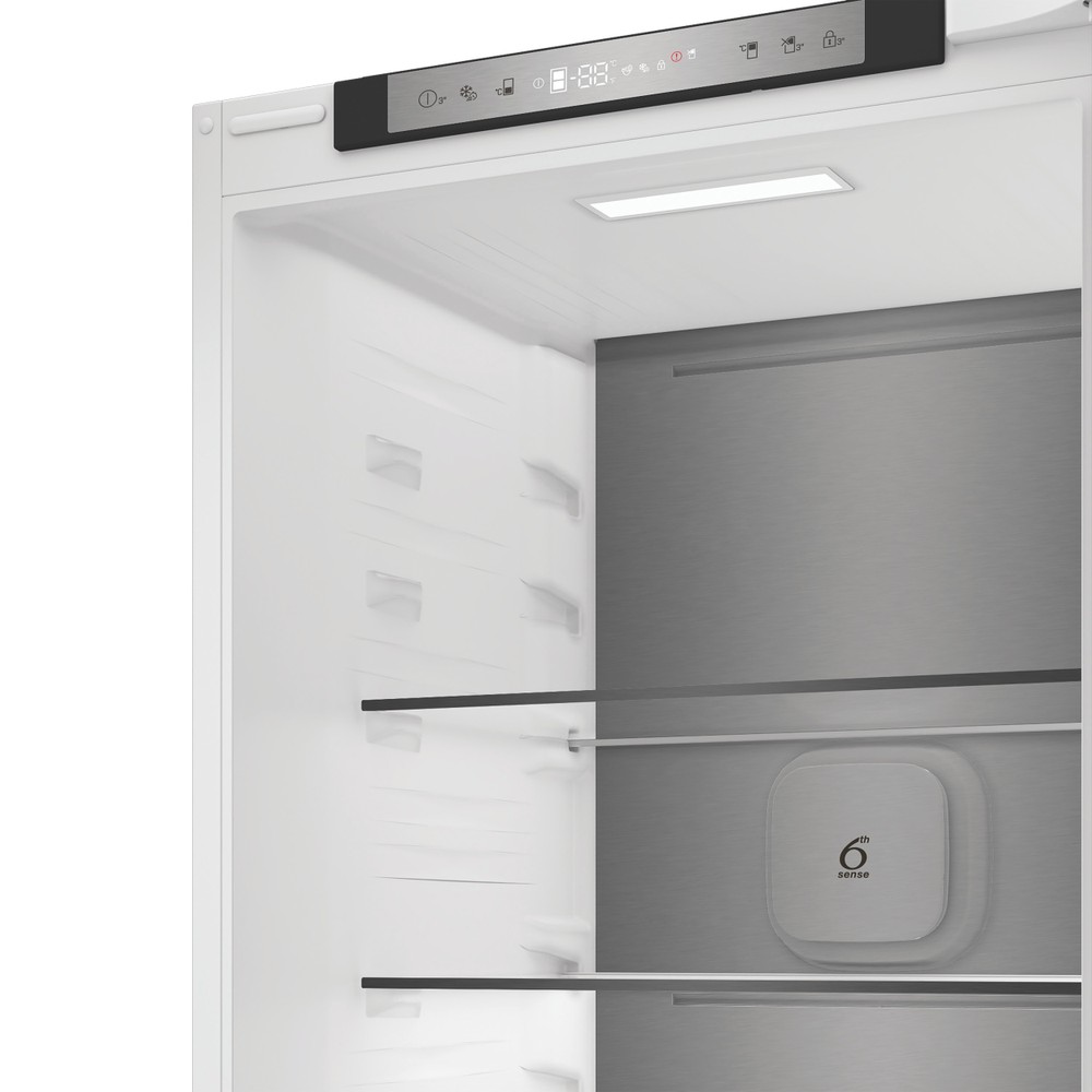 Whirlpool WHK2 5323 B5E1 Total No Frost beépíthető alulfagyasztós kombinált hűtőszekrény, 224/76L, Zen Inverter Kompresszor, 54x55x193.5 cm, cink fém szín 