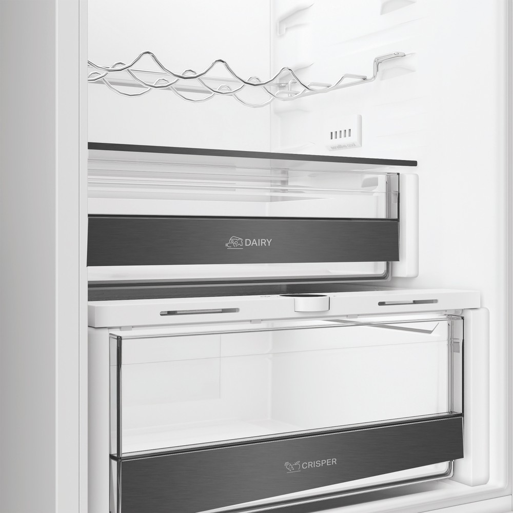 Whirlpool WHK2 5324 B6E Total No Frost beépíthető alulfagyasztós kombinált hűtőszekrény, 224/76L, Zen Inverter Kompresszor, 54x55x193.5 cm