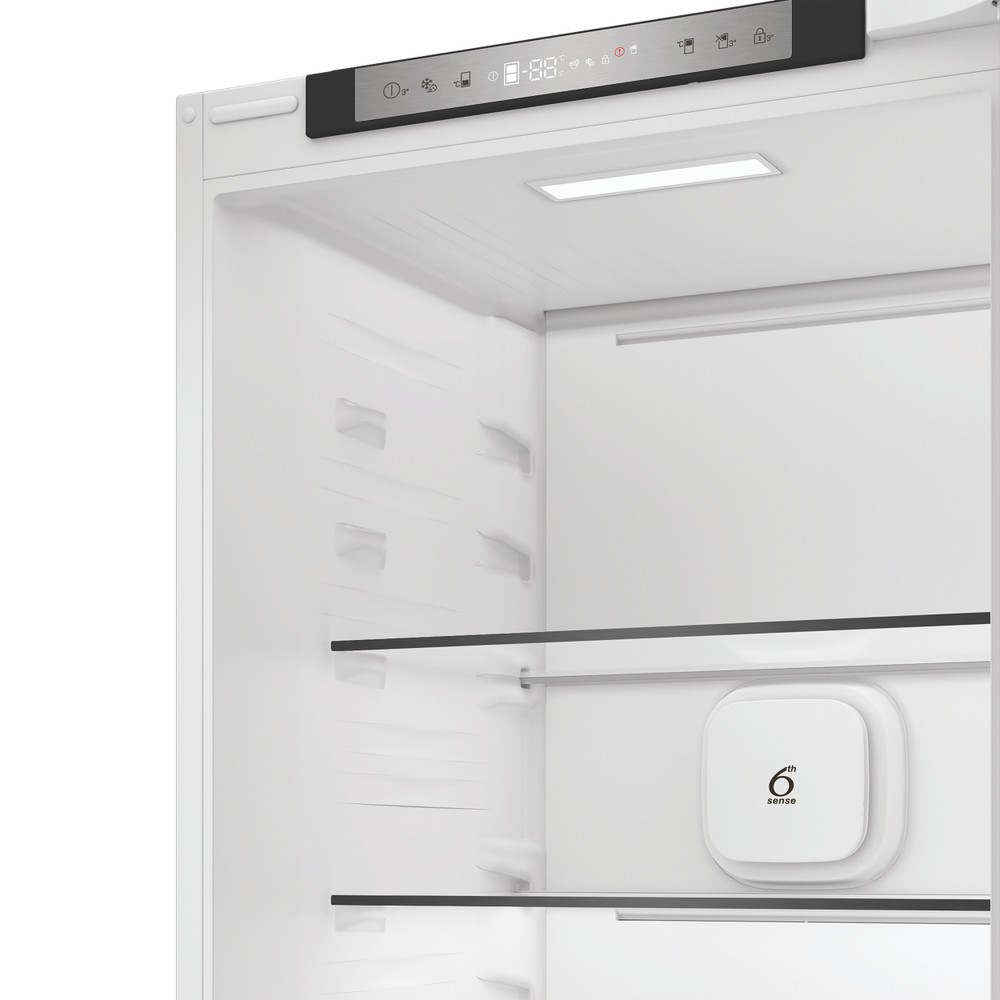 Whirlpool WHK2 5324 B6E Total No Frost beépíthető alulfagyasztós kombinált hűtőszekrény, 224/76L, Zen Inverter Kompresszor, 54x55x193.5 cm