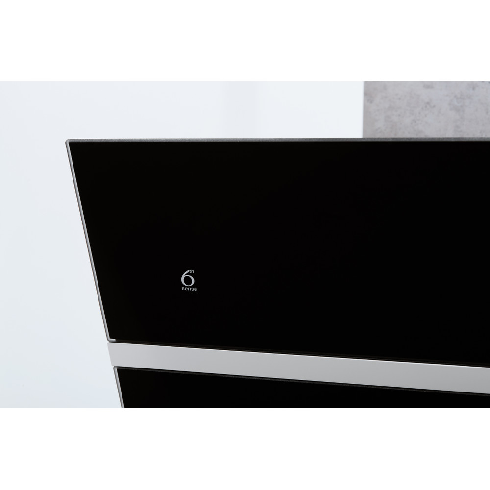 Whirlpool WHVS 90F LT C K beépíthető falra szerelhető döntött kürtös konyhai elszívó, 50.4x37x89.8 cm, fekete szín 