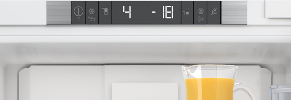 Beko BCNA-275E31 SN beépíthető alulfagyasztós kombinált hűtőszekrény,185/69L, BCNA275E31SN