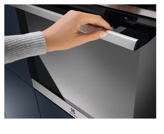 Electrolux EOB8S39WX beépíthető hőlégkeveréses sütő, 70L, WIFI, 59.5x56.7x59.4 cm, inox 