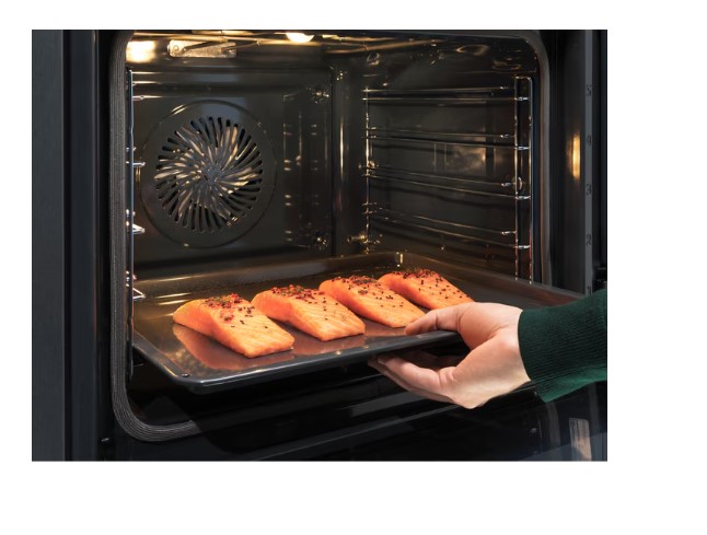 Electrolux EOB8S39WX beépíthető hőlégkeveréses sütő, 70L, WIFI, 59.5x56.7x59.4 cm, inox 