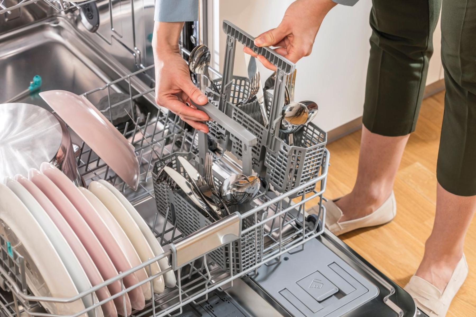 Gorenje GV642D90 teljesen beépíthető mosogatógép, 14 terítékes, automatikus ajtónyitás, 59.8x55.5x81.6 cm 