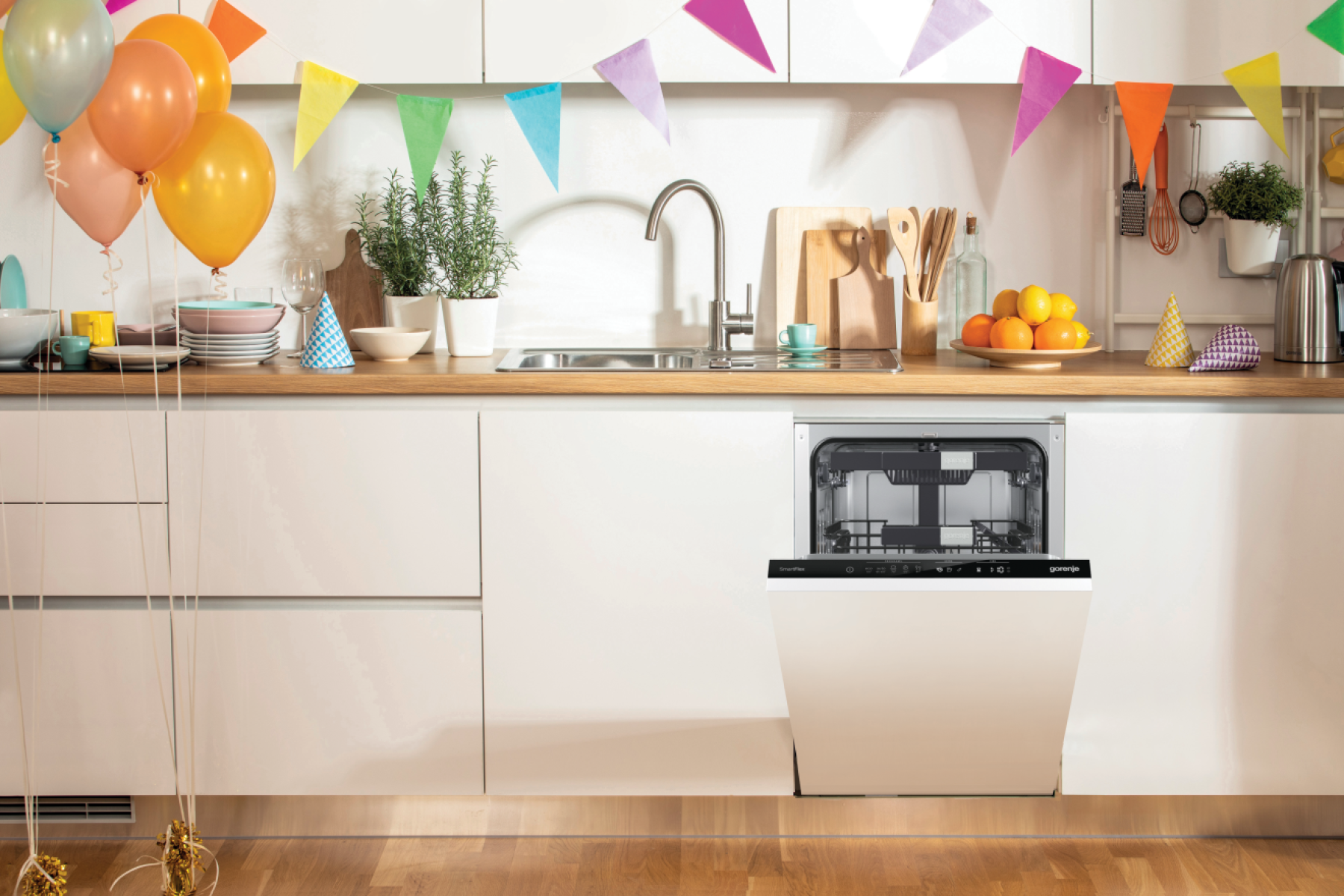 Gorenje GV541D10  teljesen beépíthető mosogatógép, 9 terítékes, inverteres Power Drive motor, automatikus ajtónyitás, 44.8x55x81.5 cm 