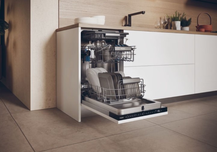 Haier XI1C3TB2FB teljesen beépíthető mosogatógép, 11 teríték, inverter motor, 3 kosár, automatikus ajtónyitás, WIFI, 44.8x57.5x81.6 cm