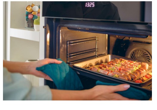 Candy FMBC T828S WF beépíthető sütő, 70L, WIFI + Bluetooth, 59.5x56.8x59.5 cm, fekete 