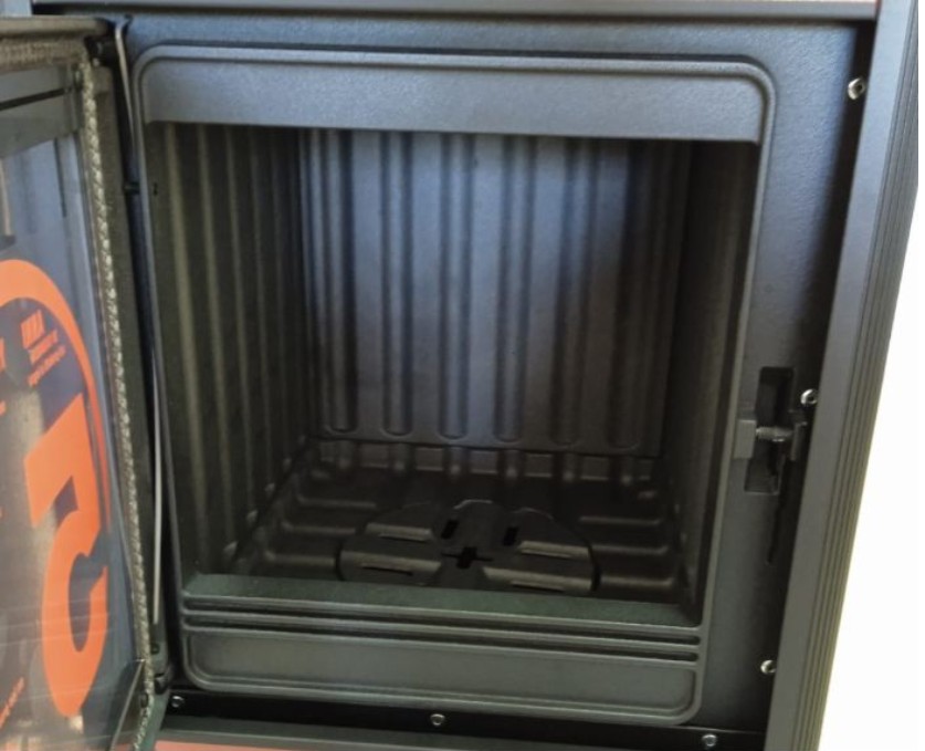 Edilkamin Dafne Forno sütős kandalló, kerámia borítással, bőr színű 7.2 kW, acélszerkezettel és öntvény égéstérrel